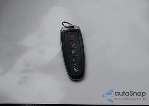 2013 Ford Focus Titanium z USA, uszkodzony, nr VIN 1FADP3N22DL135564